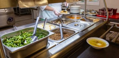 Современные форматы организации питания на вахте: кейтеринг, доставка, столовые