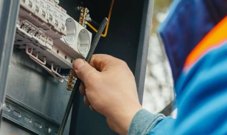 Электромонтажные работы в Москве: что изменилось за последние три года
